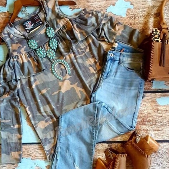 Cold Shoulder Ruffle Camo top! Super soft! - Picture 2 of 5